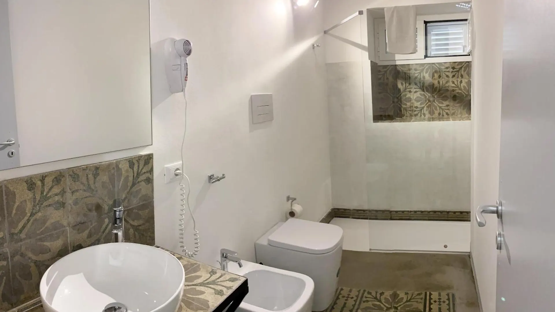 Settegrana Suite Con Vasca Idromassaggio チーニジ